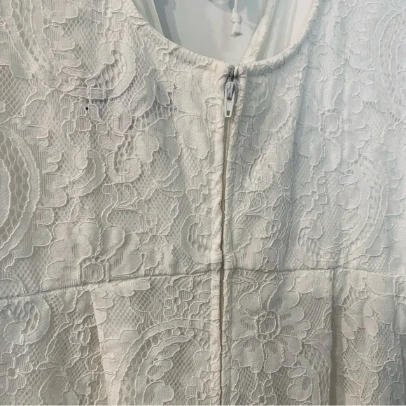 Trixxi Clothing Co | lace romper size M with tie and zipper in back - Picture 7 of 8